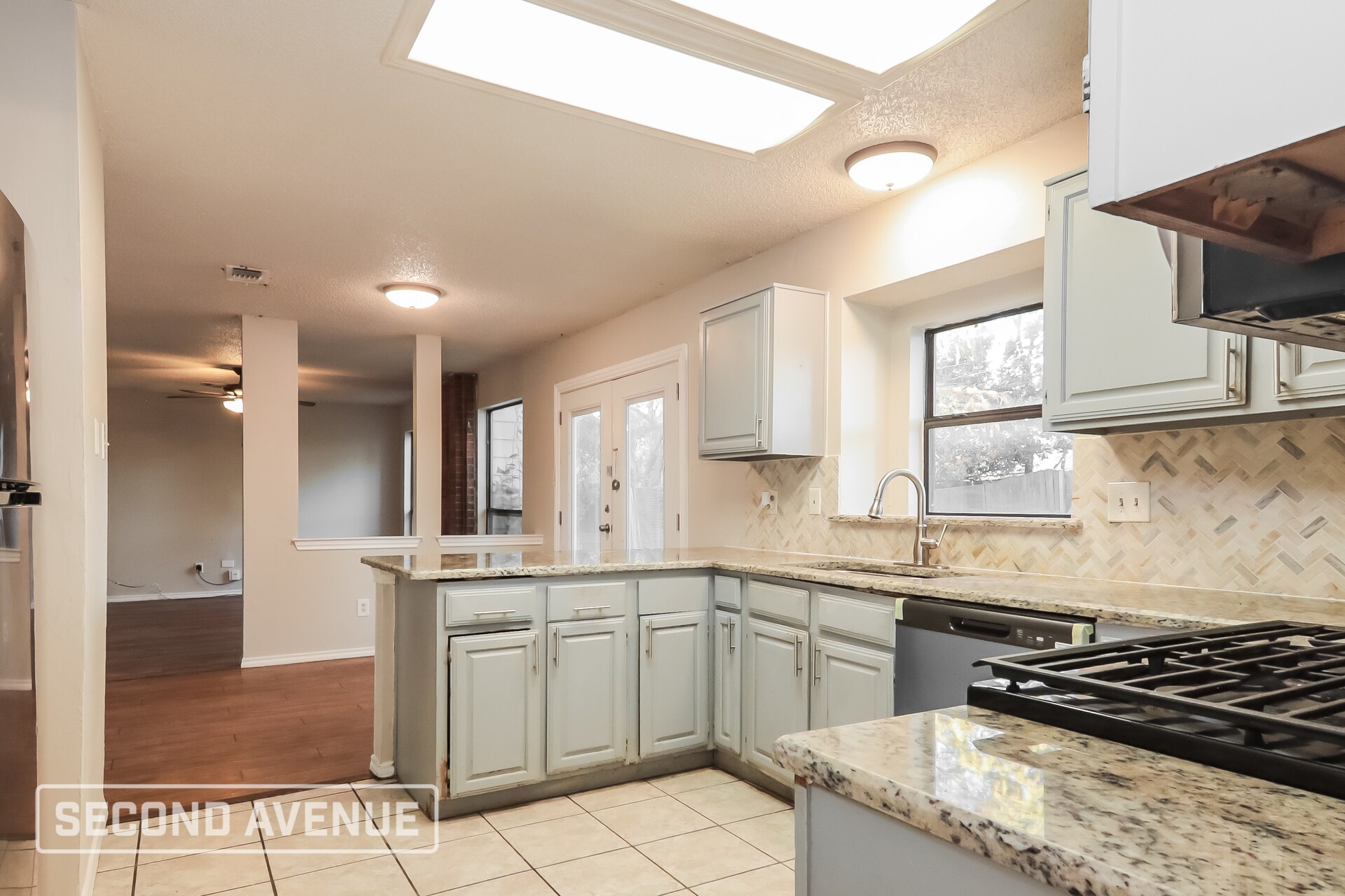 Building Photo - 732 Creekview Ct