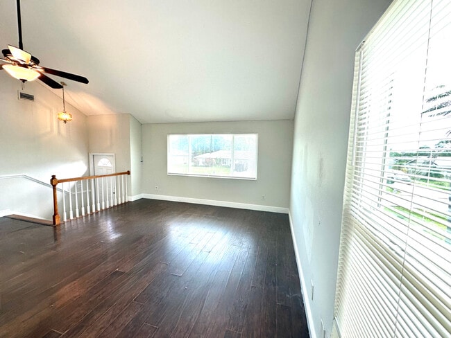 Building Photo - 18478 Tulip Rd