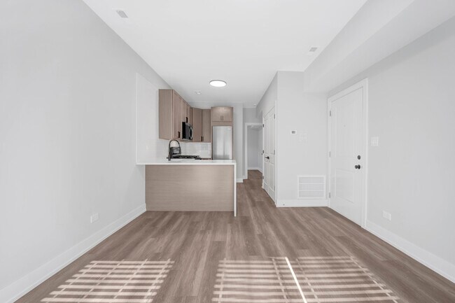 Building Photo - 2142 S Fairfield Ave