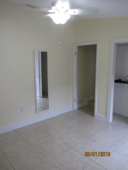 Building Photo - 10740 SW 142nd Ave