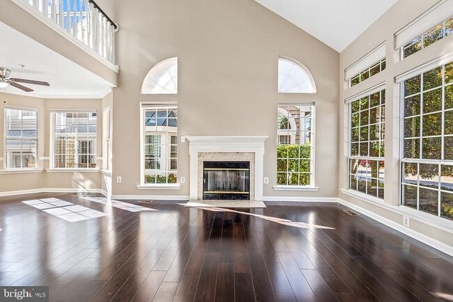 Primary Photo - 412 Overlook Dr