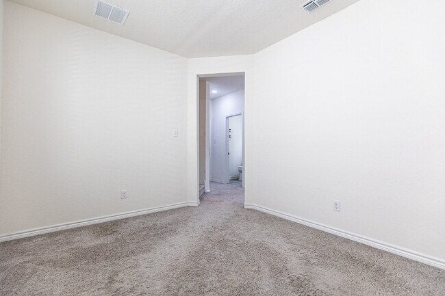 Building Photo - 14839 Vance Jackson Rd