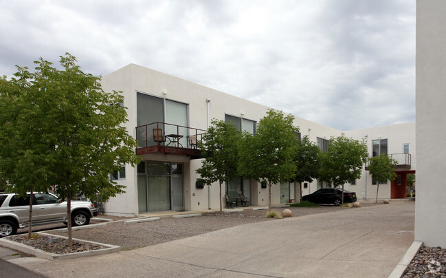 Building Photo - Richmond Street Studios