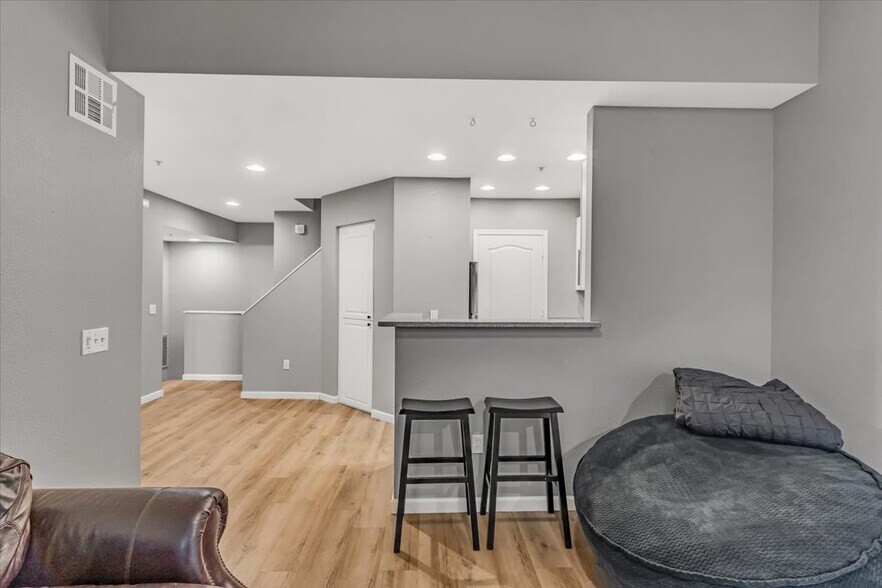 Building Photo - 4343 N 21st St