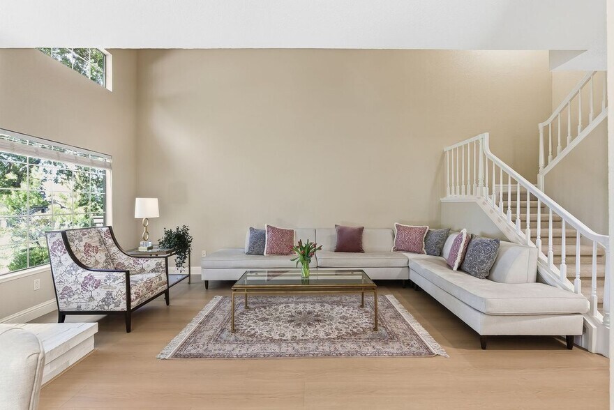 Building Photo - 121 Haslemere Ct