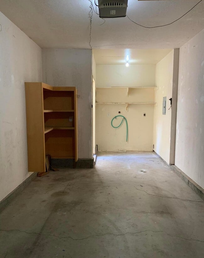 Building Photo - 5473 Spanish Oak Ln