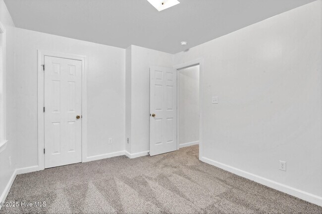 Building Photo - 1008 Springwood Dr