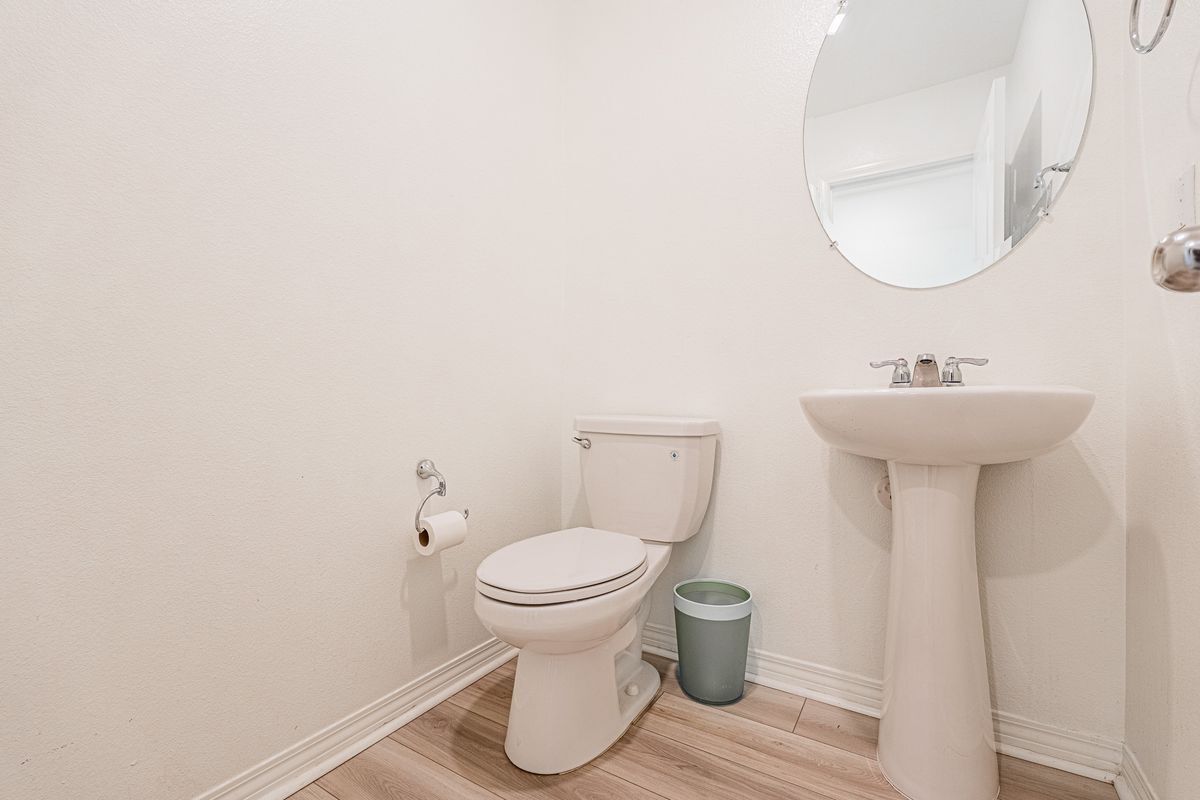 Building Photo - 32184 Rambling Ct