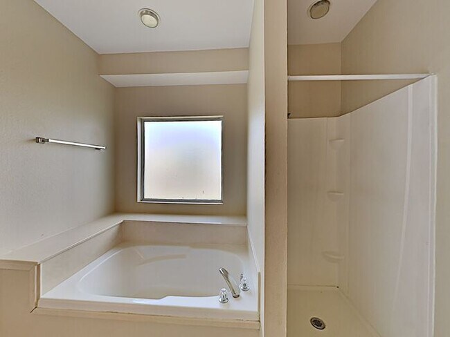 Building Photo - *No Application Fee*