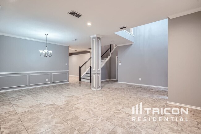 Building Photo - 6516 Ashwood Dr