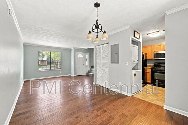 Building Photo - 281 Flagstone Way