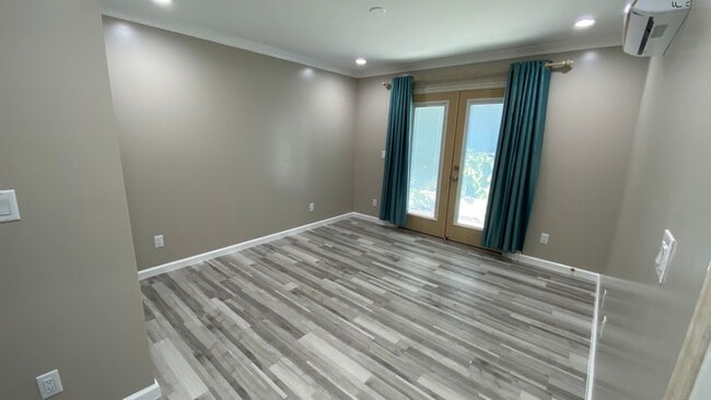 Building Photo - NEWLY BUILT 4BD HOME NESTLED IN WAIMALU!