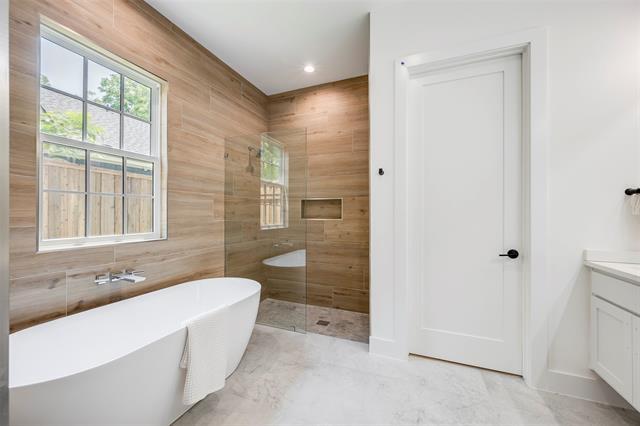 Building Photo - 5710 Vanderbilt Ave