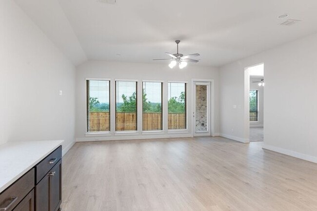 Building Photo - 626 Bay Breeze Dr