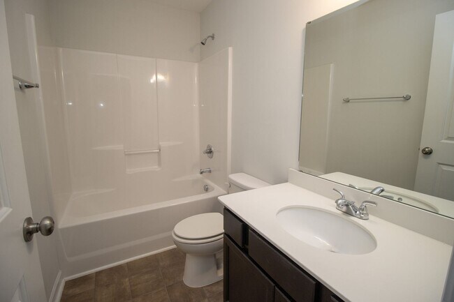 Building Photo - 22 Routhland Ct