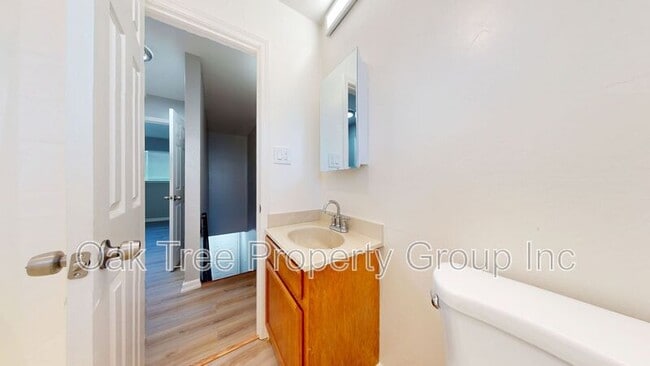 Building Photo - 418 6th St