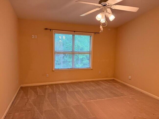 Building Photo - 8520 Hannary Cir