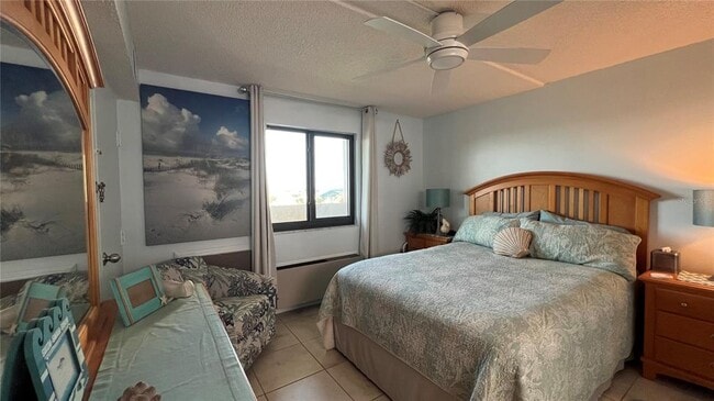 Building Photo - 5915 Sea Ranch Dr