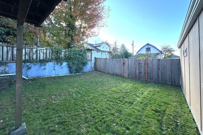 Building Photo - 3022 Federal Ave