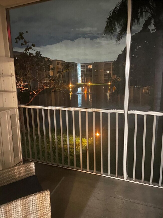 Building Photo - 604 NE 2nd St