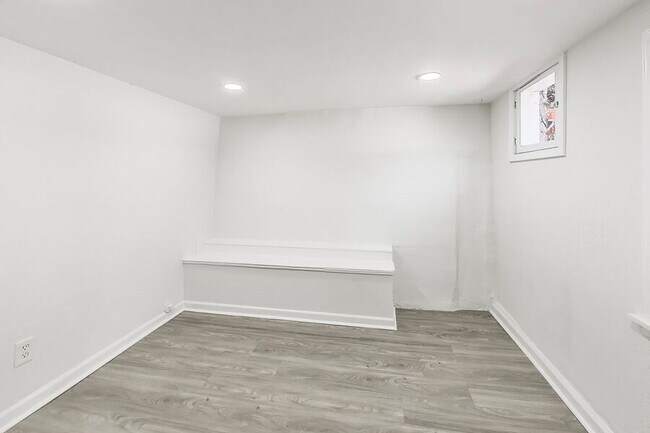 Building Photo - 7361 Claremont Ave