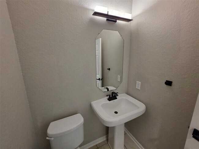 Building Photo - 4427 Garden Ridge Ct