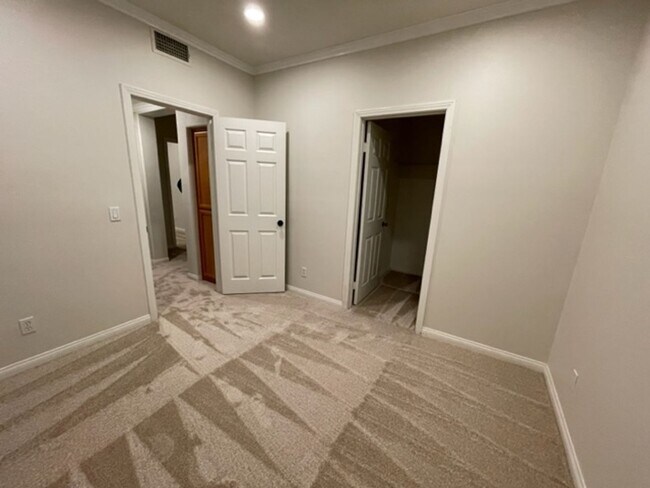 Building Photo - Beautiful single level home in Turtle Ridg...
