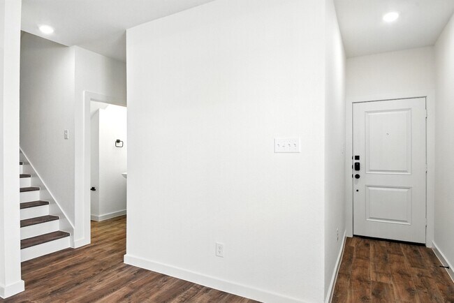 Building Photo - 1860 Dry Cherry Ln