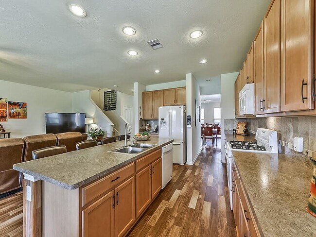 Building Photo - 15223 Sunlight Bay Ct