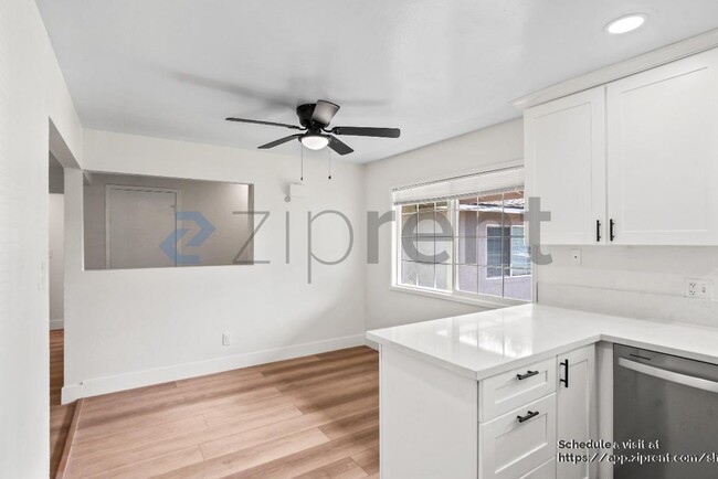 Building Photo - 451 Helen Ave