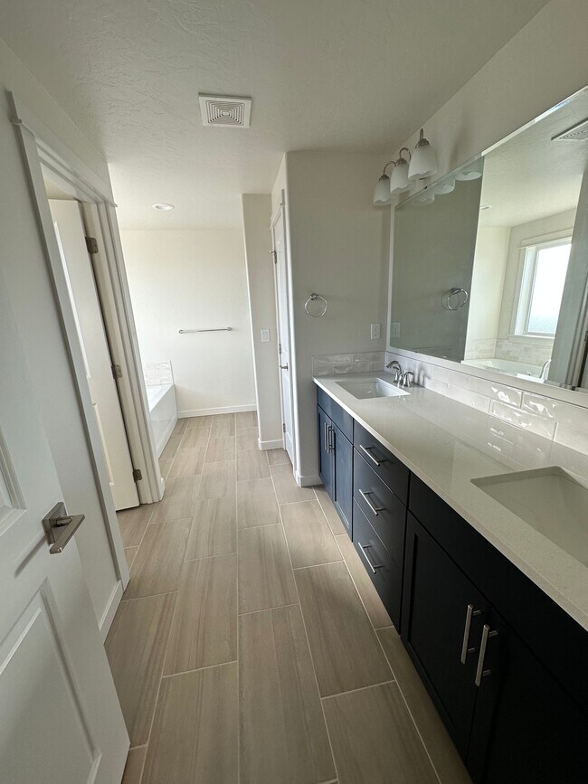 Building Photo - 10469 W Royal Fern Ct