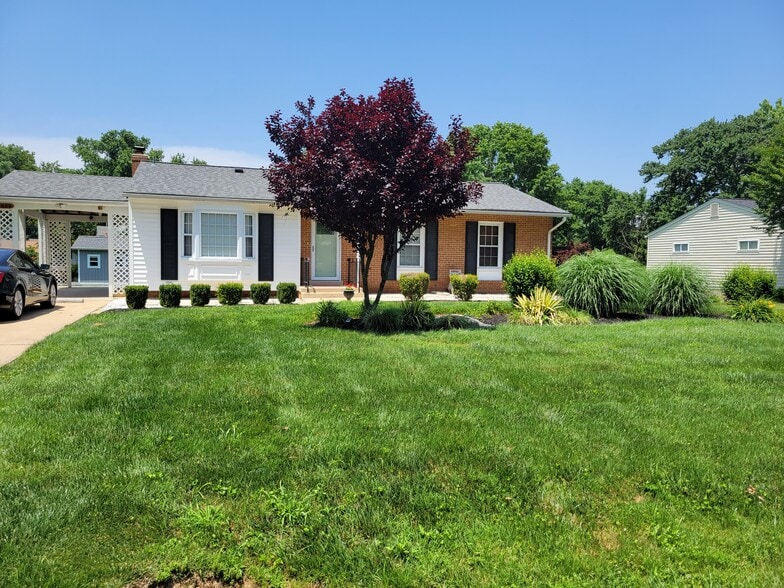 Building Photo - 7425 Bee Bee Dr