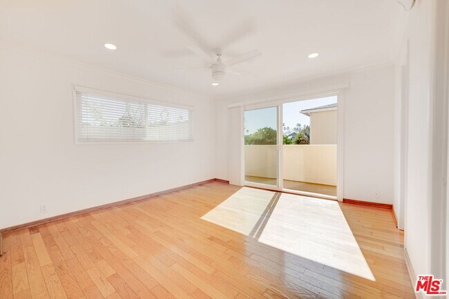 Building Photo - 230 Bicknell Ave