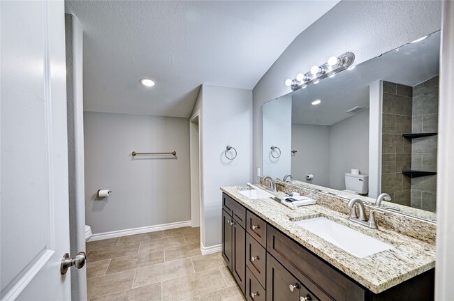 Building Photo - 268 Sunrise Dr