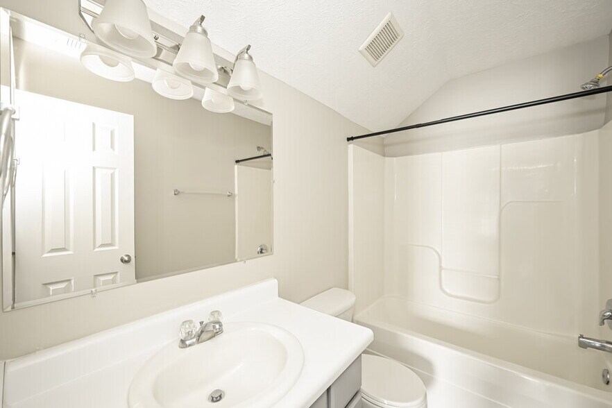 Building Photo - 2726 Apostle Ln
