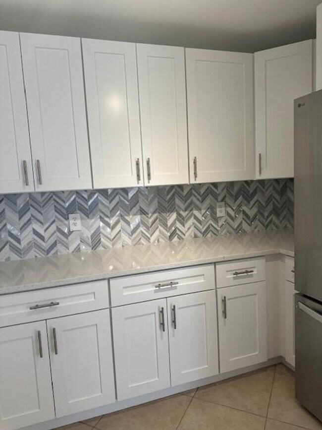 Building Photo - 4151 Eastridge Cir