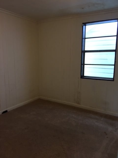 Building Photo - Two Bedroom One Bath Home In Huntington