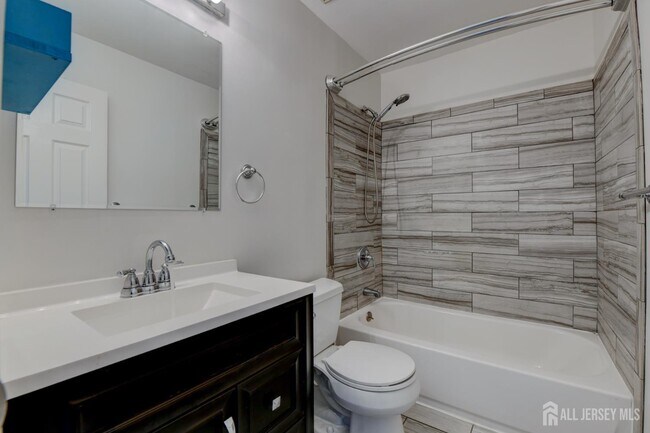 Building Photo - 58 Tanglewood Ct