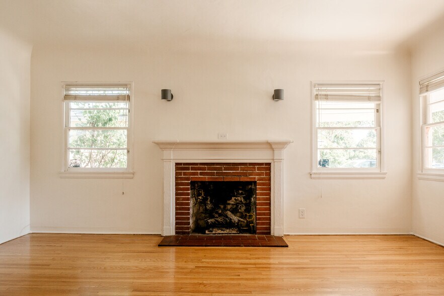 Building Photo - 5518 Denny Ave