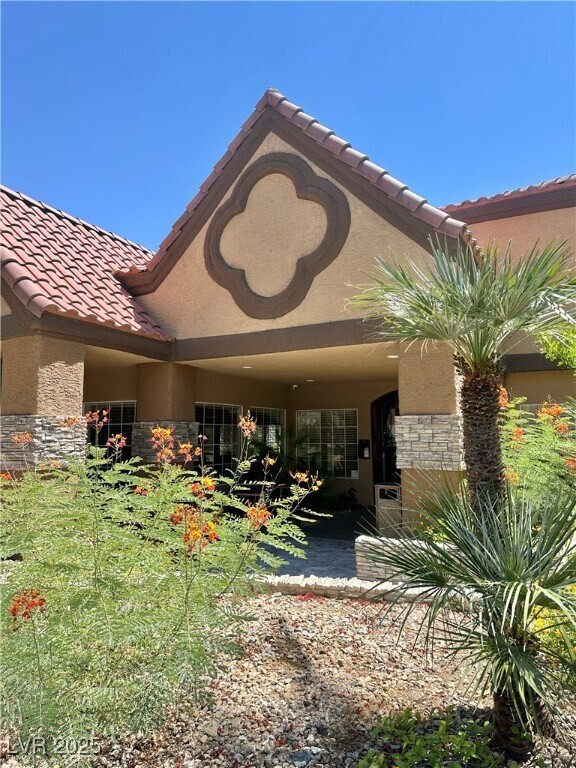 Building Photo - 2200 S Fort Apache Rd