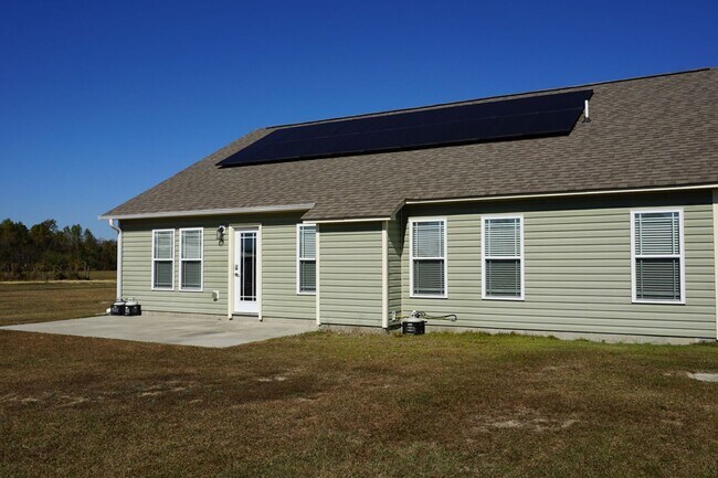 Building Photo - 3 Bedroom 2 Full bathrooms w/ Bonus room in Richlands!