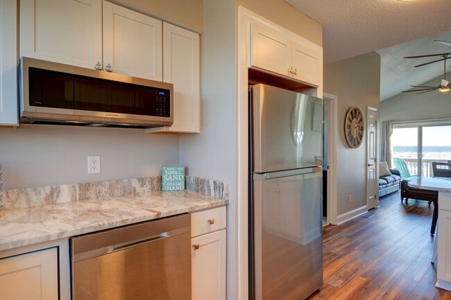 Building Photo - UNBELIEVEABLE VIEWS - Ocean Front OFF SEAS...