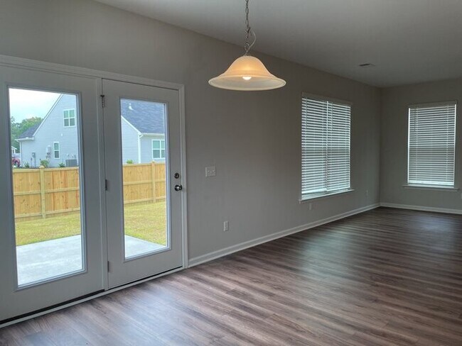 Building Photo - 2903 Siebold Dr