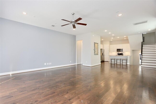 Building Photo - 1227 W 19th St