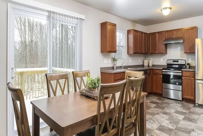 Building Photo - Immediate Occupancy Available!