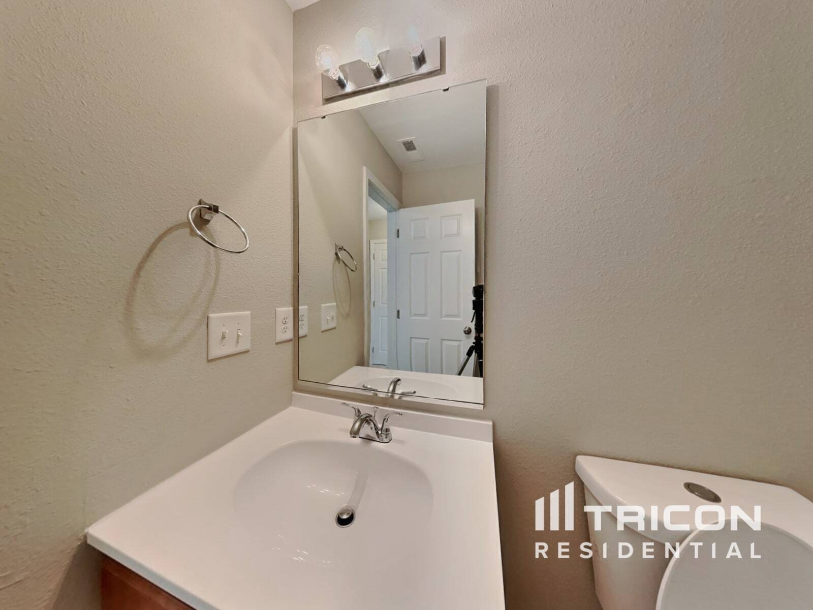 Building Photo - 3917 Shepway Loop