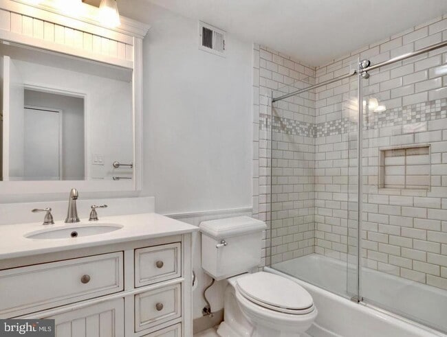 Building Photo - 2555 Pennsylvania Ave NW