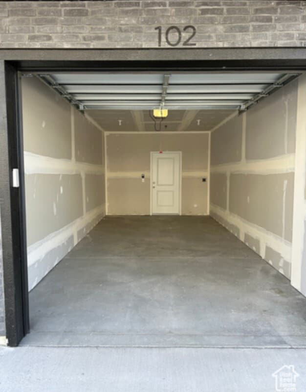 Building Photo - 3115 S 200 W