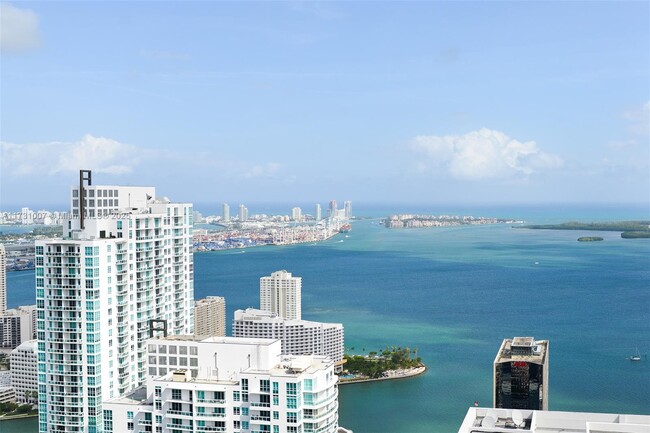 Building Photo - 1000 Brickell Plaza