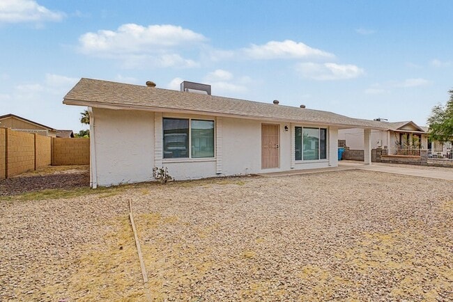 Building Photo - Single Family
